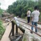 Jembatan Desa Gemenggeng putus setelah Nganjuk diguyur hujan deras (foto_sukadi)