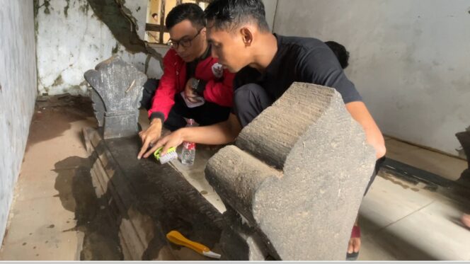 
					Makam Mas Prawiro Sudjono, Bupati Sidoarjo di Makam Keluarga Desa Mangunsari, Kecamatan Pace, Nganjuk (foto_sukadi)