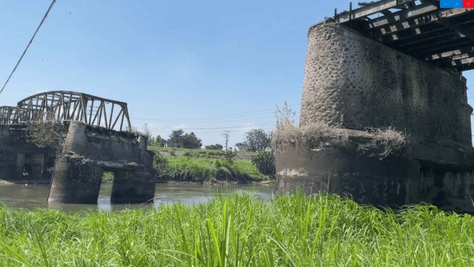 
					Kondisi jembatan lama Kertosono sekarang setelah kerangka besi dibongkar (foto_Sukadi)