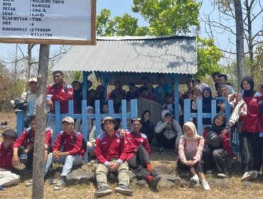 Jelajah Situs Prodi Pendidikan Sejarah UNP Kediri di Prasasti Mataji, Desa Bangle, Kecamatan Lengkong. (Foto_mhs UNP Kediri)